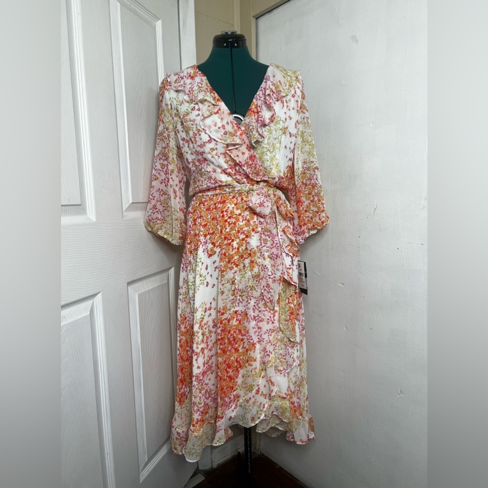 Maison Tara Floral Faux Wrap Dress For Women Size 10 Medium NWT Long Sleeve